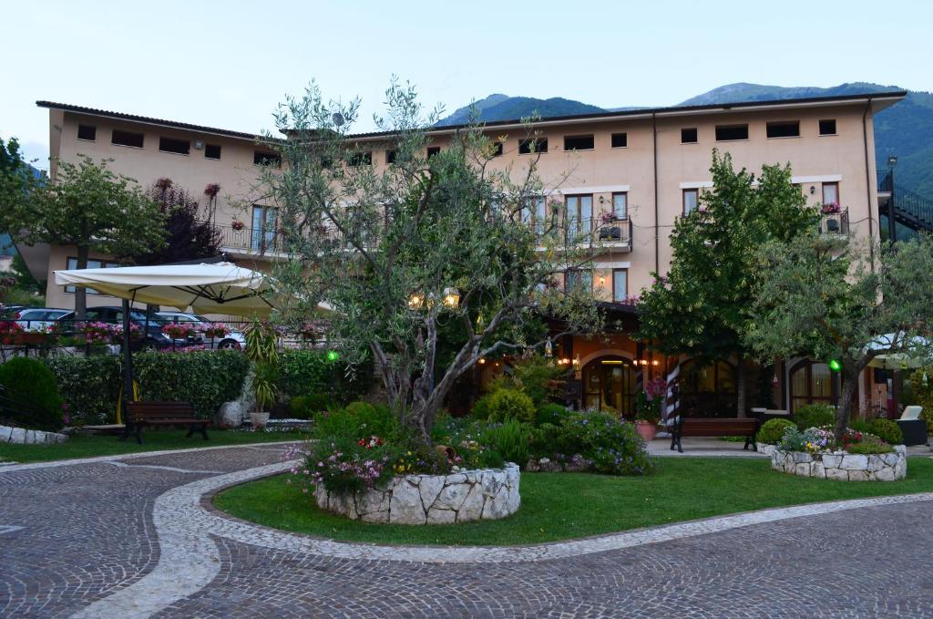 Hotel La Grotte San Donato Val di Comino Bagian luar foto